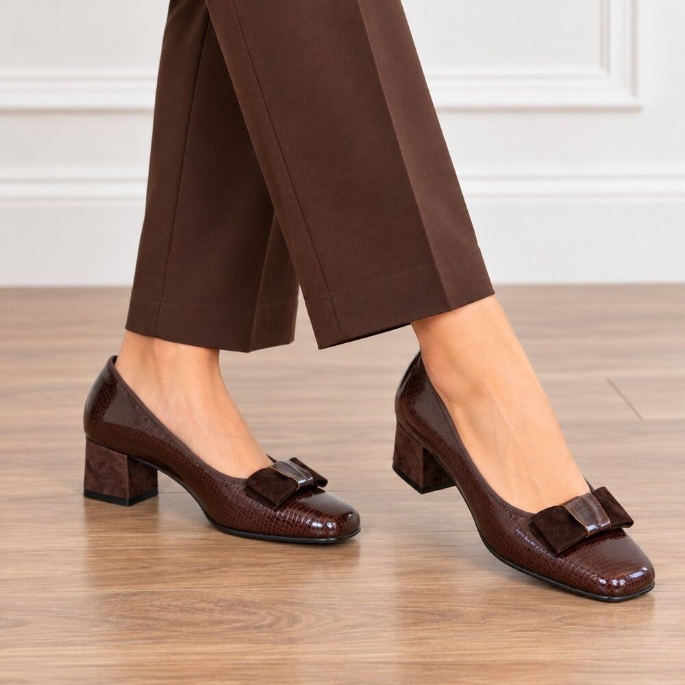Vintage Hush Puppies Dixie Pumps Womens 8N Brown Bow Low Heel Dress Shoes
